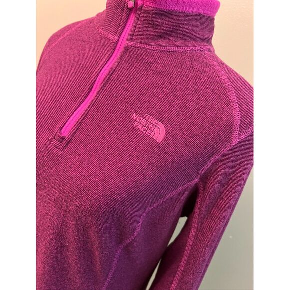 The North Face fleece 1/4 zip pullover in magenta. Size M. - Picture 2 of 9